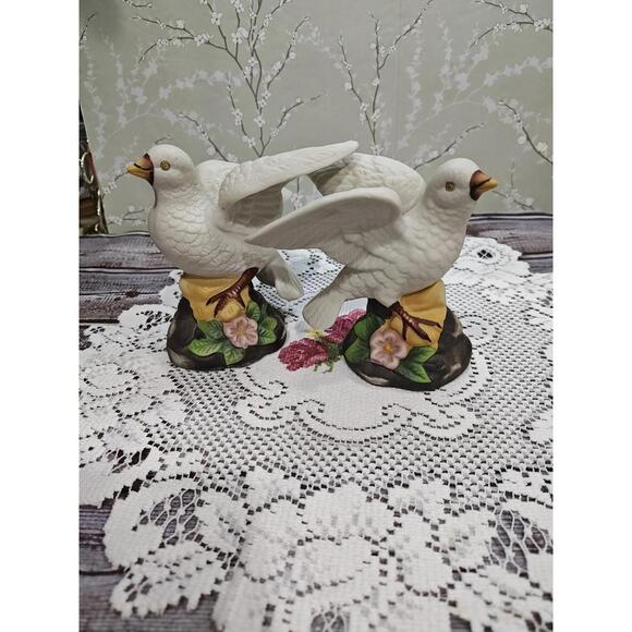 Other - Vintage 2 Doves Figurines White Fine Porcelain Floral Base 5.5" Bird Collectible